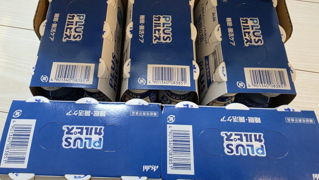 Amazonから届いたPLUSカルピス30本の写真。