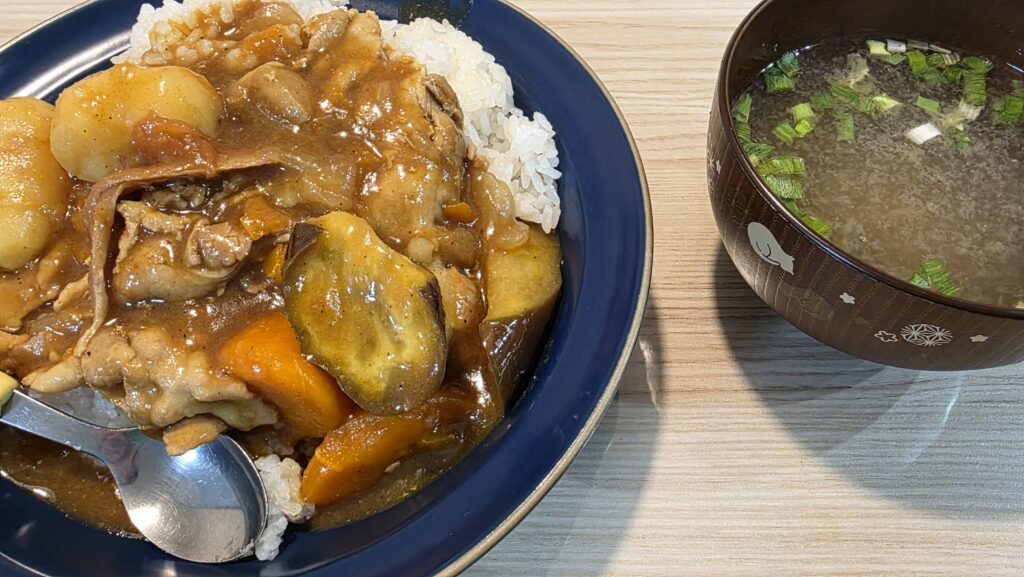 カレーライス、お味噌汁