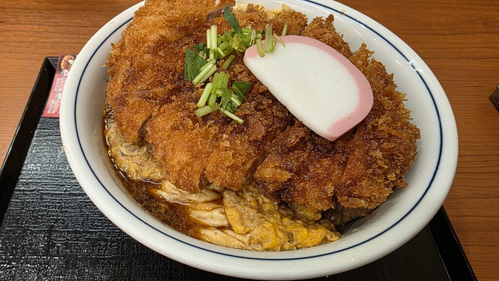 かつやの出汁醤油ロースかつ on the 親子丼